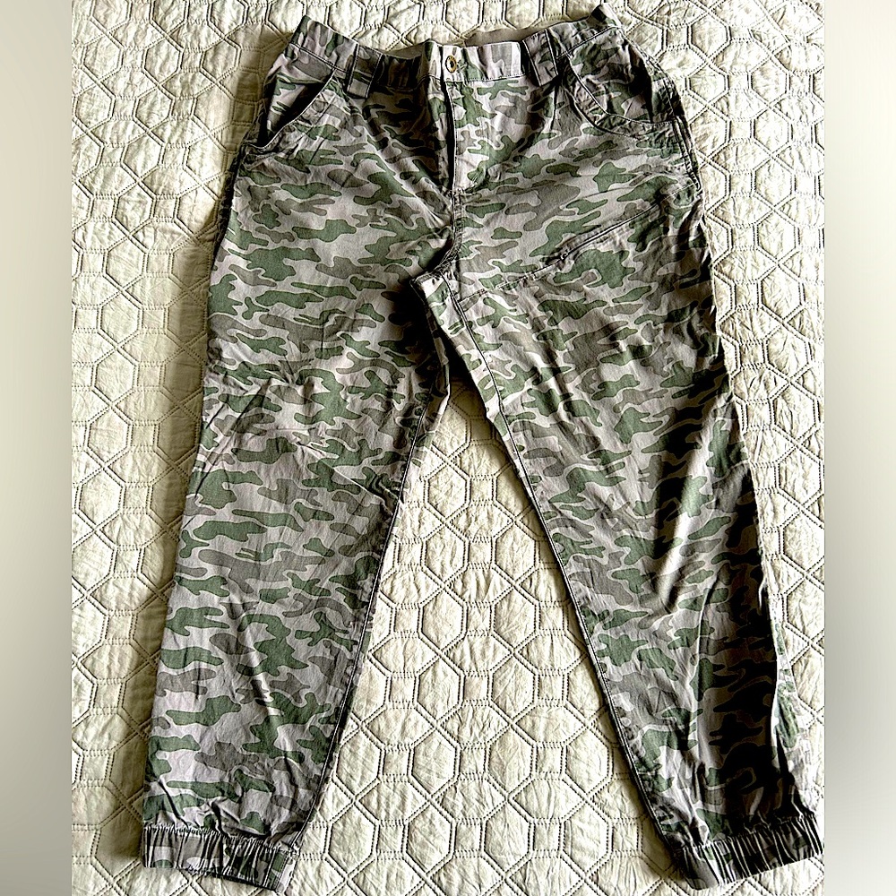 Women's Rootstock Gardening Joggers CAMO sz 14